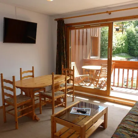 2 Pieces Avec Piscine, Wifi Et Garage A Meribel Centre - Fr-1-411-654 Lägenhet Les Allues